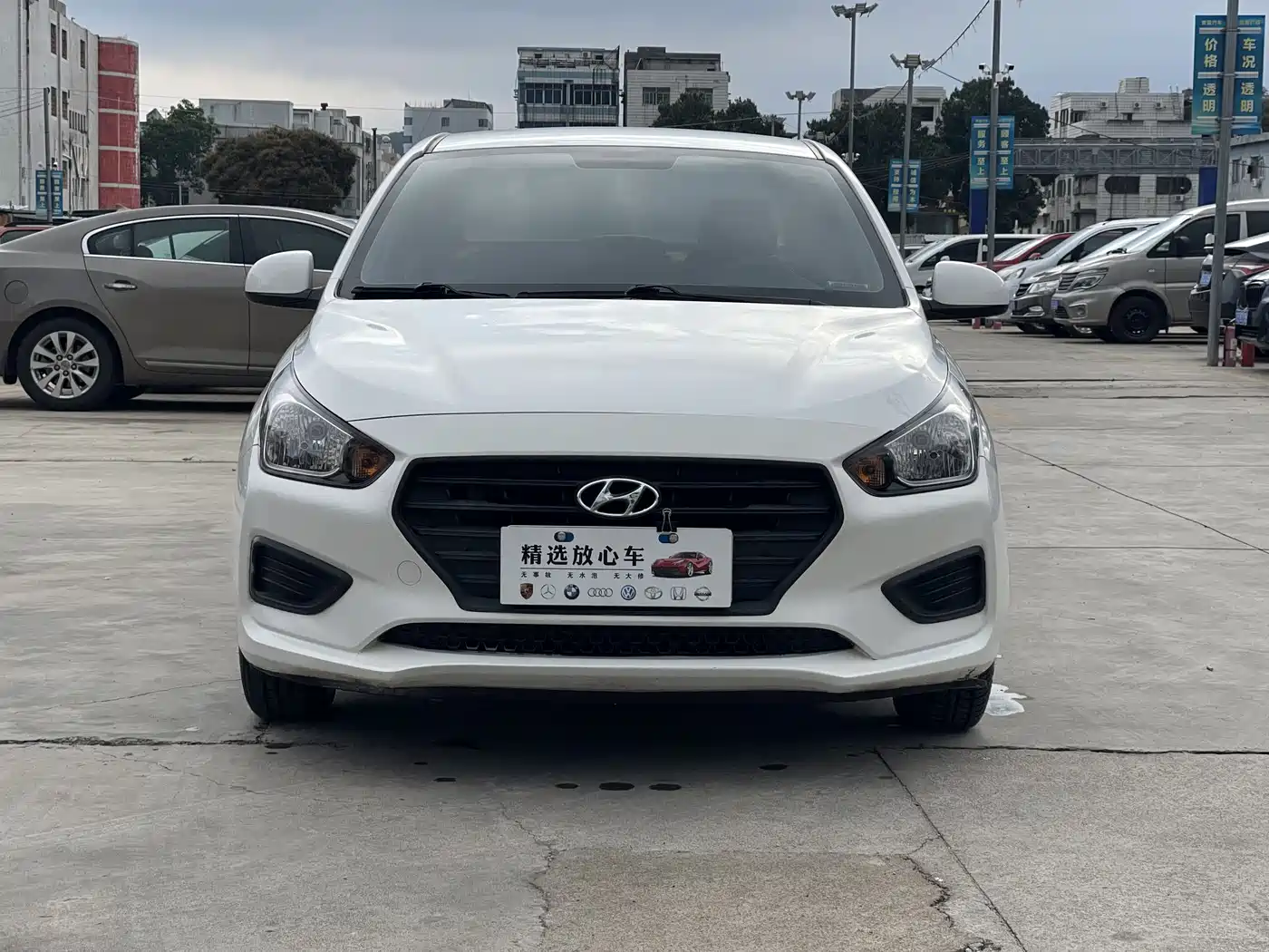 HYUNDAI RENA