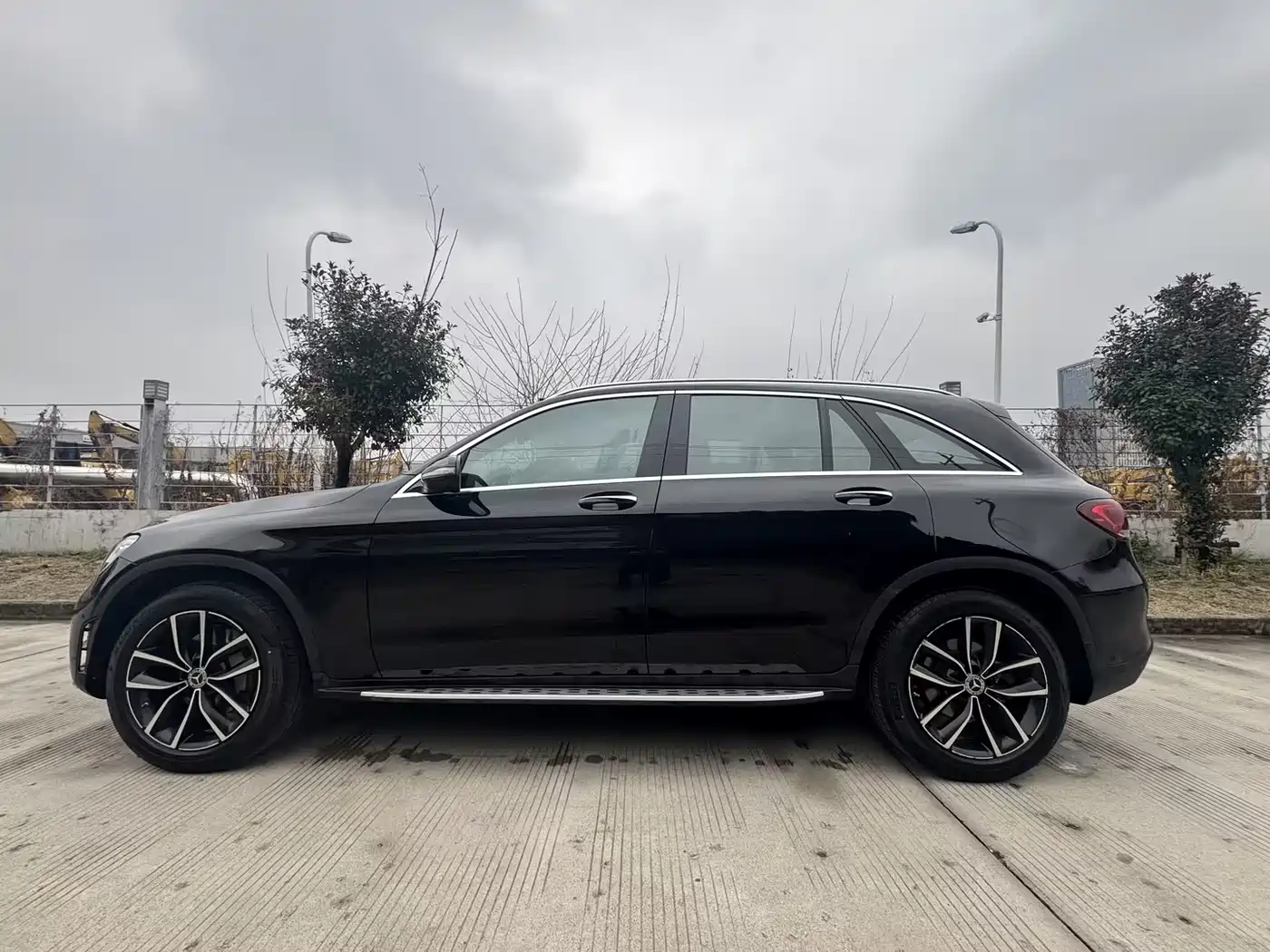 MERCEDES-BENZ GLC