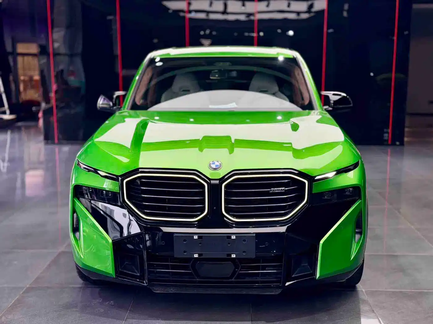BMW XM 2023 50e фото 3