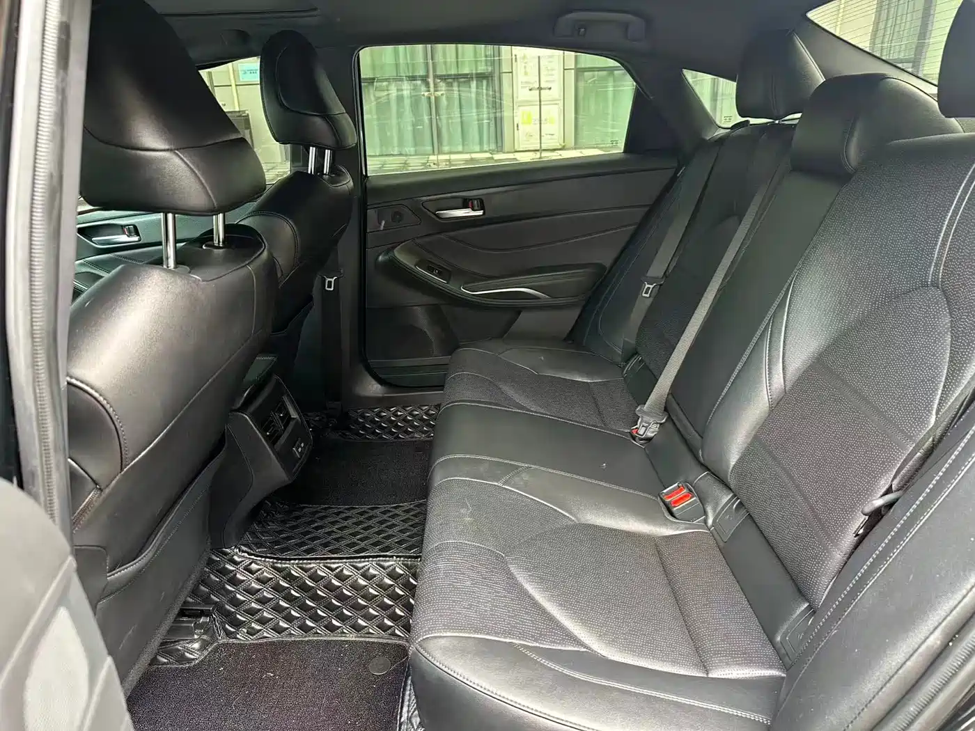 Toyota Avalon 2022 2.0L Luxury Edition фото 8