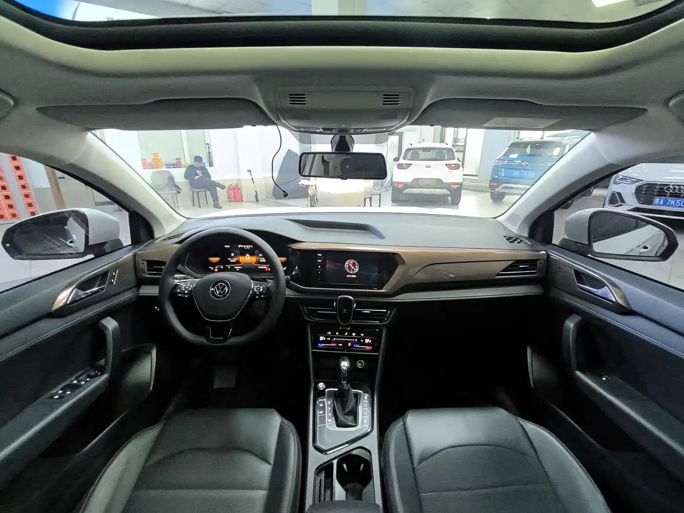 Volkswagen Tharu 2022 280TSI 2WD Comfort фото 24