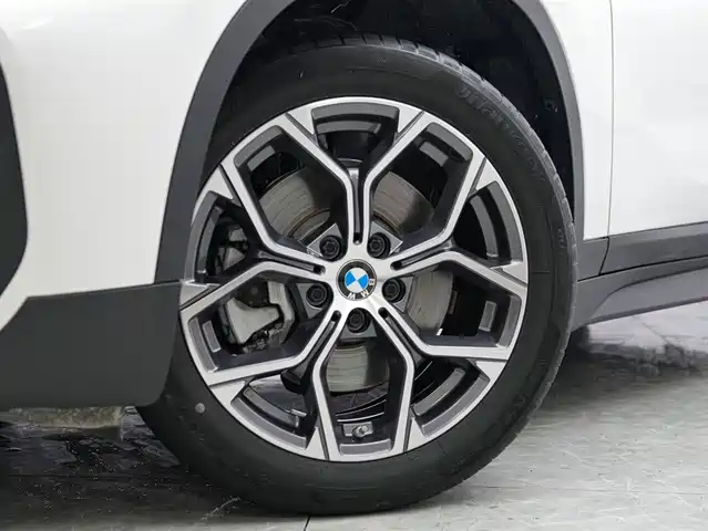 BMW X1 2022 sDrive25Li Leading — фото 3