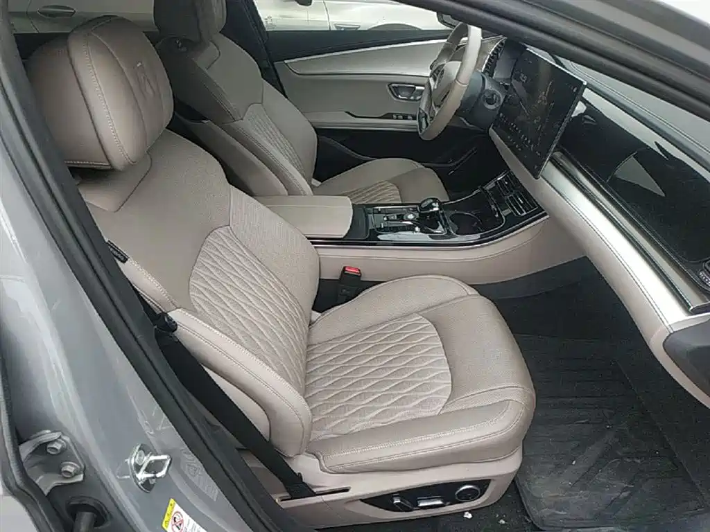 BYD Han 2025 DM-i 125KM Elite фото 25