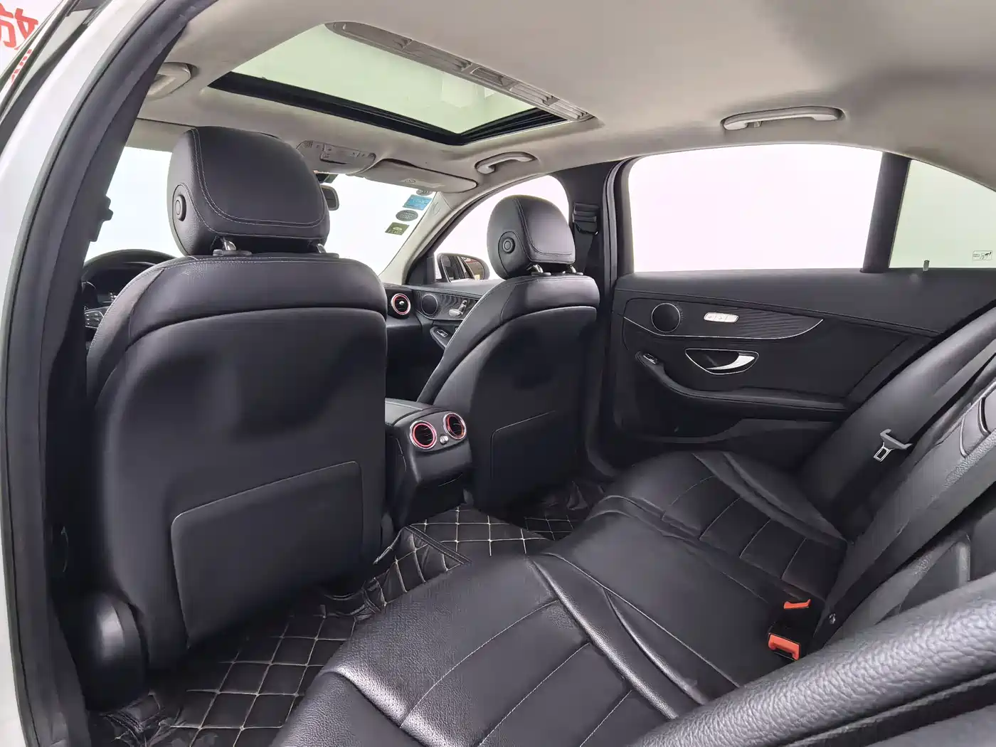 Mercedes-Benz C-Class 2015 Facelift C 180 L Sport фото 13
