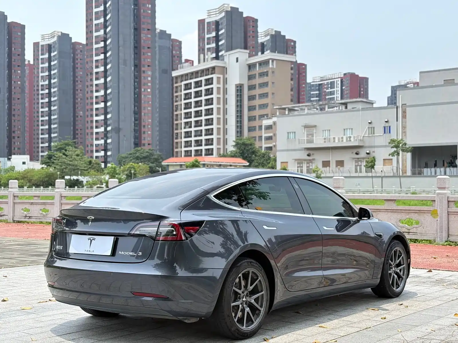 Фото 9 - Tesla Model 3