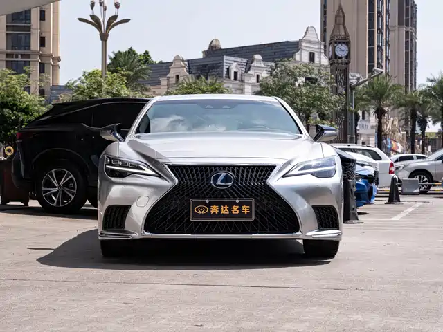 Lexus LS 2021 500h Executive Edition — фото 2
