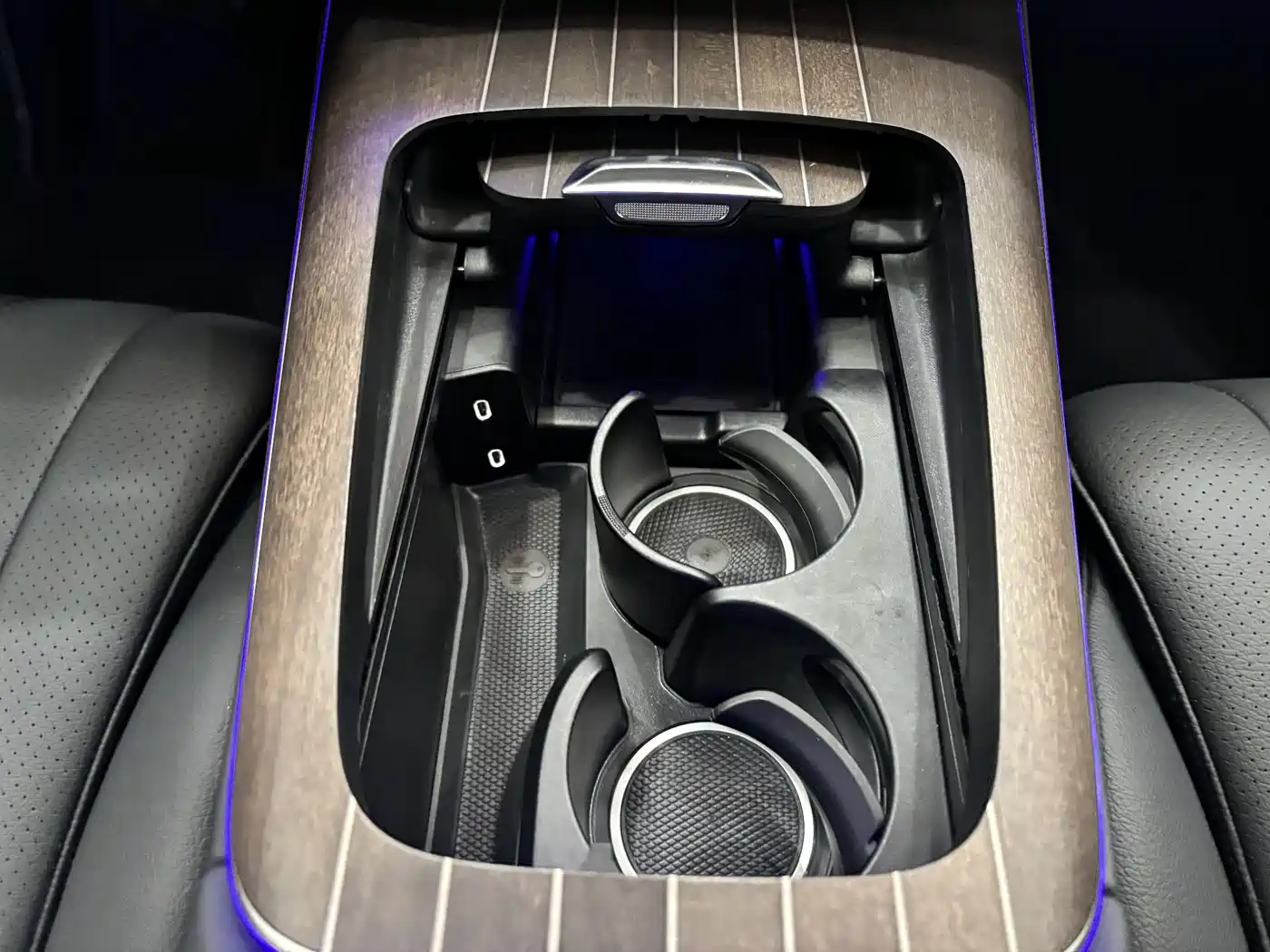 Mercedes-Benz E-Class New Energy 2024 E 350 e L Plug-in Hybrid Sedan фото 18