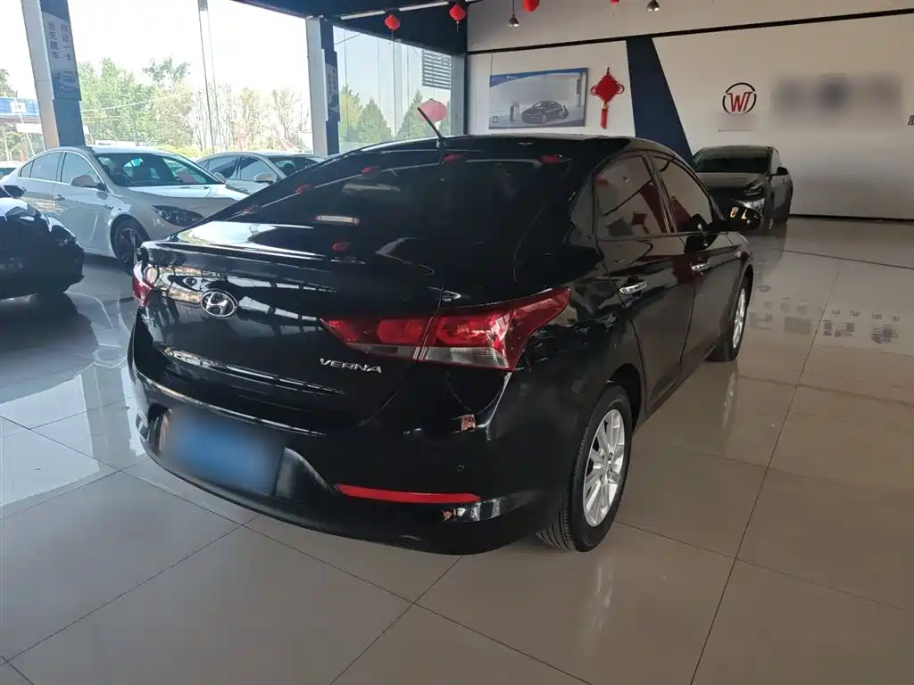 Hyundai Verna 2016 1.4L Manual Cool Edition GLS фото 5