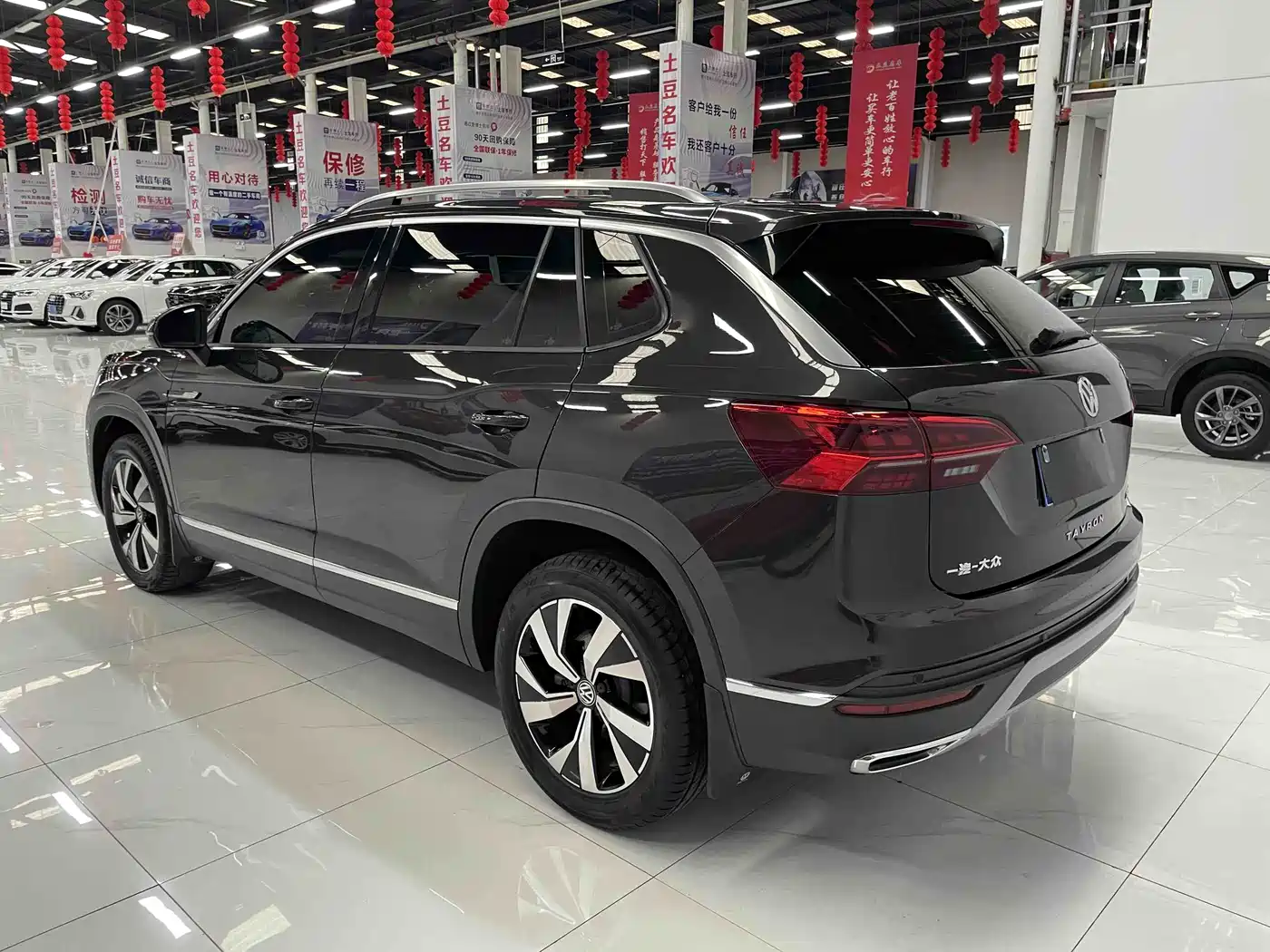 Volkswagen Tayron 2022 280TSI 2WD Luxury Smart Connect Edition фото 4