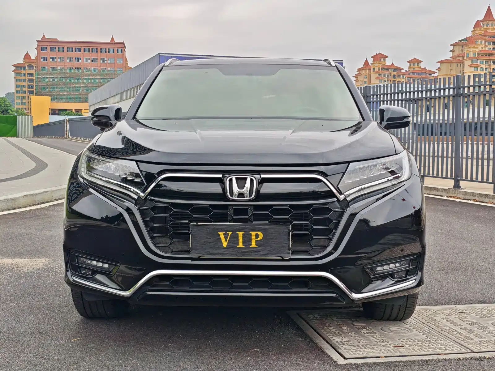 Фото 2 - Honda UR-V