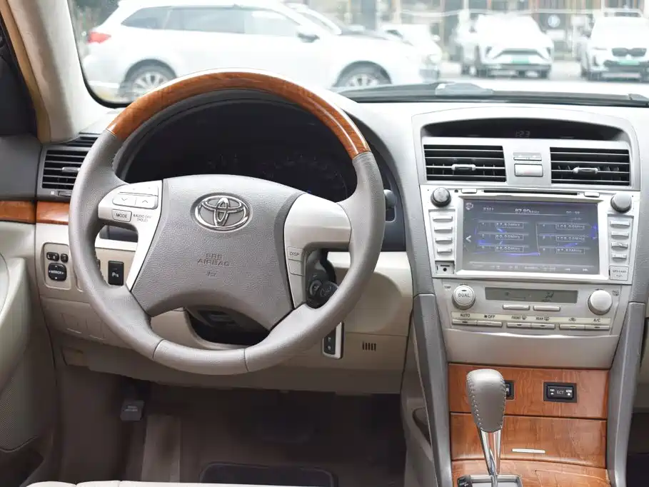 صورة 15 - Toyota Camry