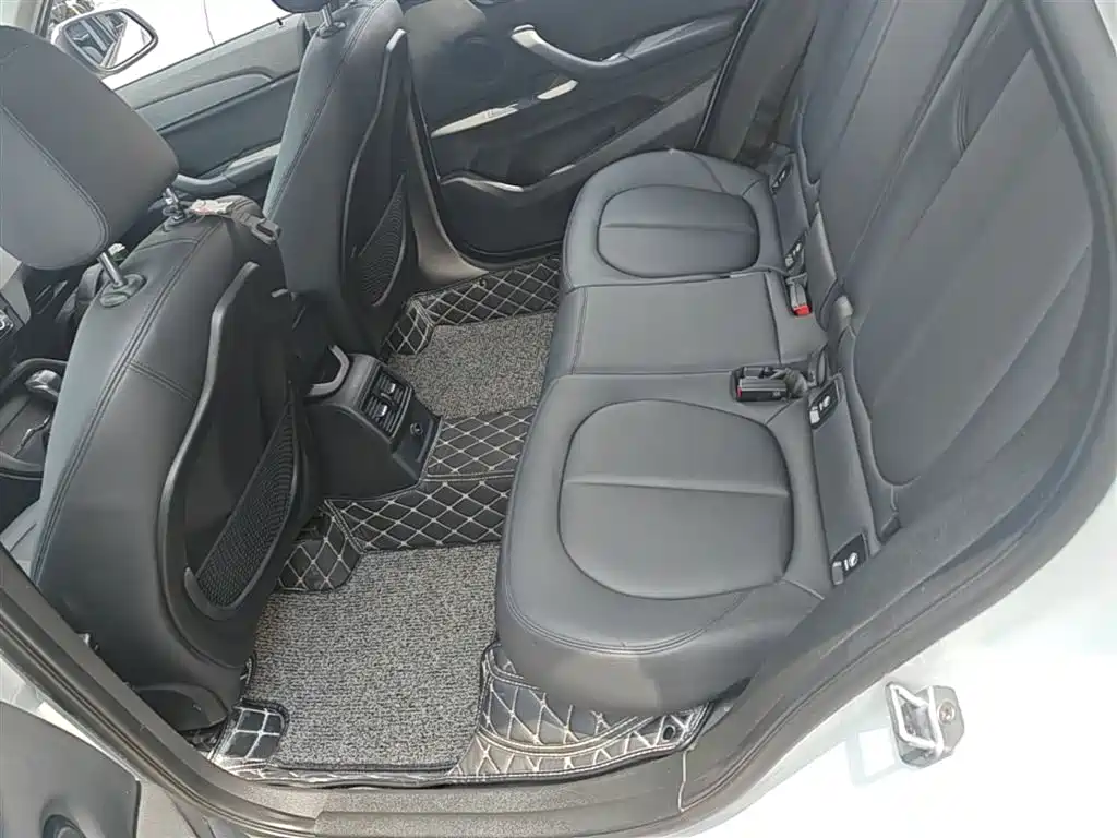 BMW X1 2016 sDrive18Li Premium Model фото 17
