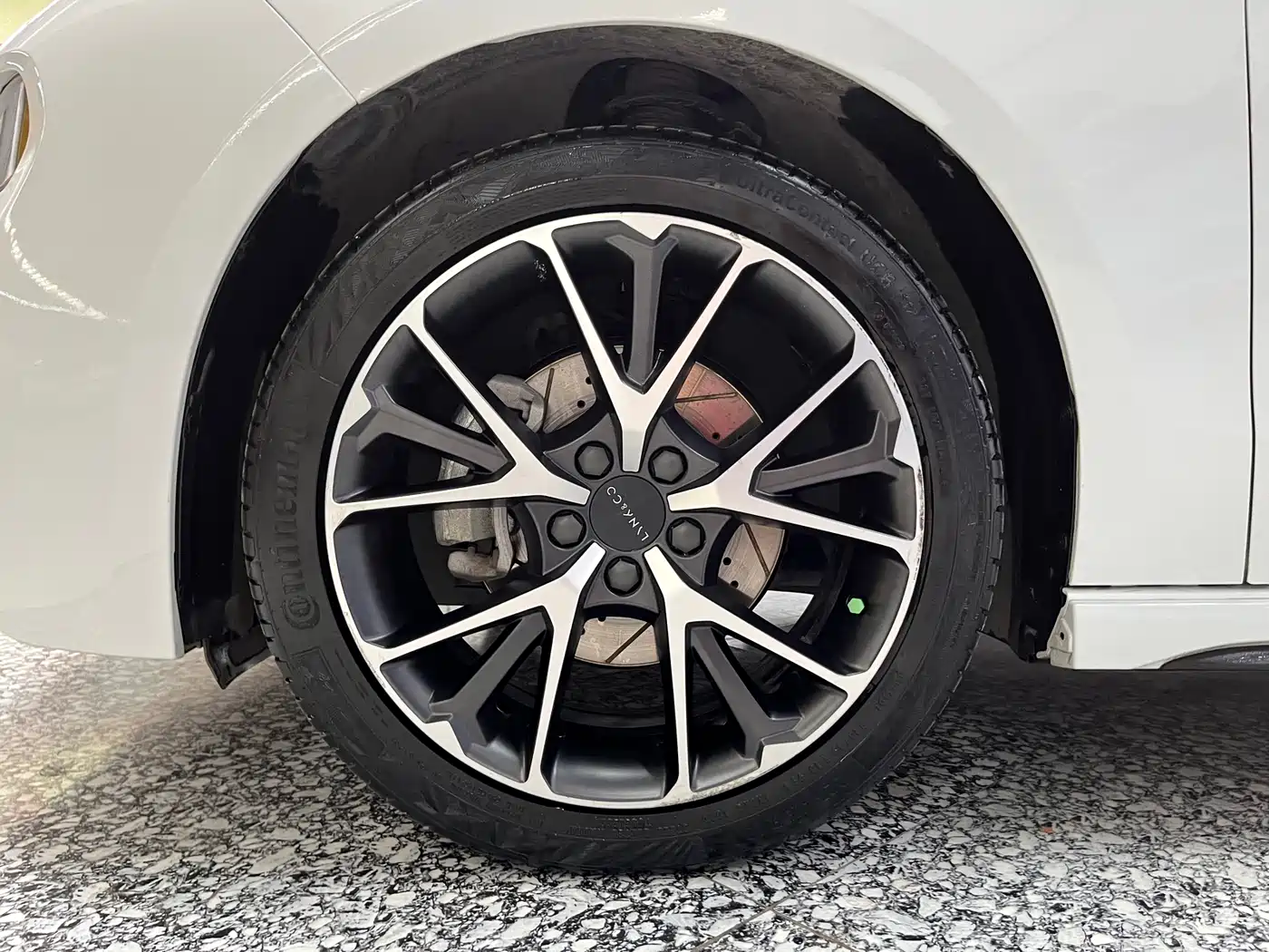 Lynk & Co 03 2021 1.5TD DCT Jin Champion Edition фото 14