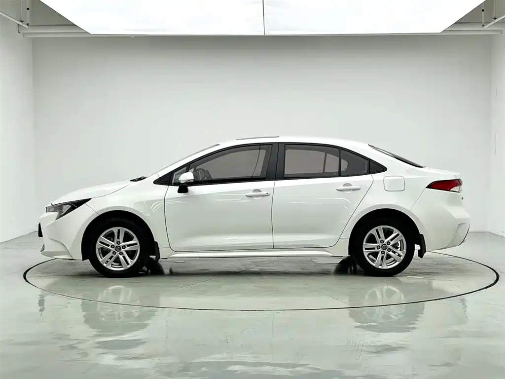 Toyota Levin 2022 185T CVT Luxury Edition фото 8