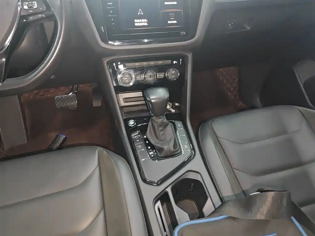 Volkswagen Tiguan L 2019 330TSI Automatic 2WD Panorama Comfort Edition China VI фото 14