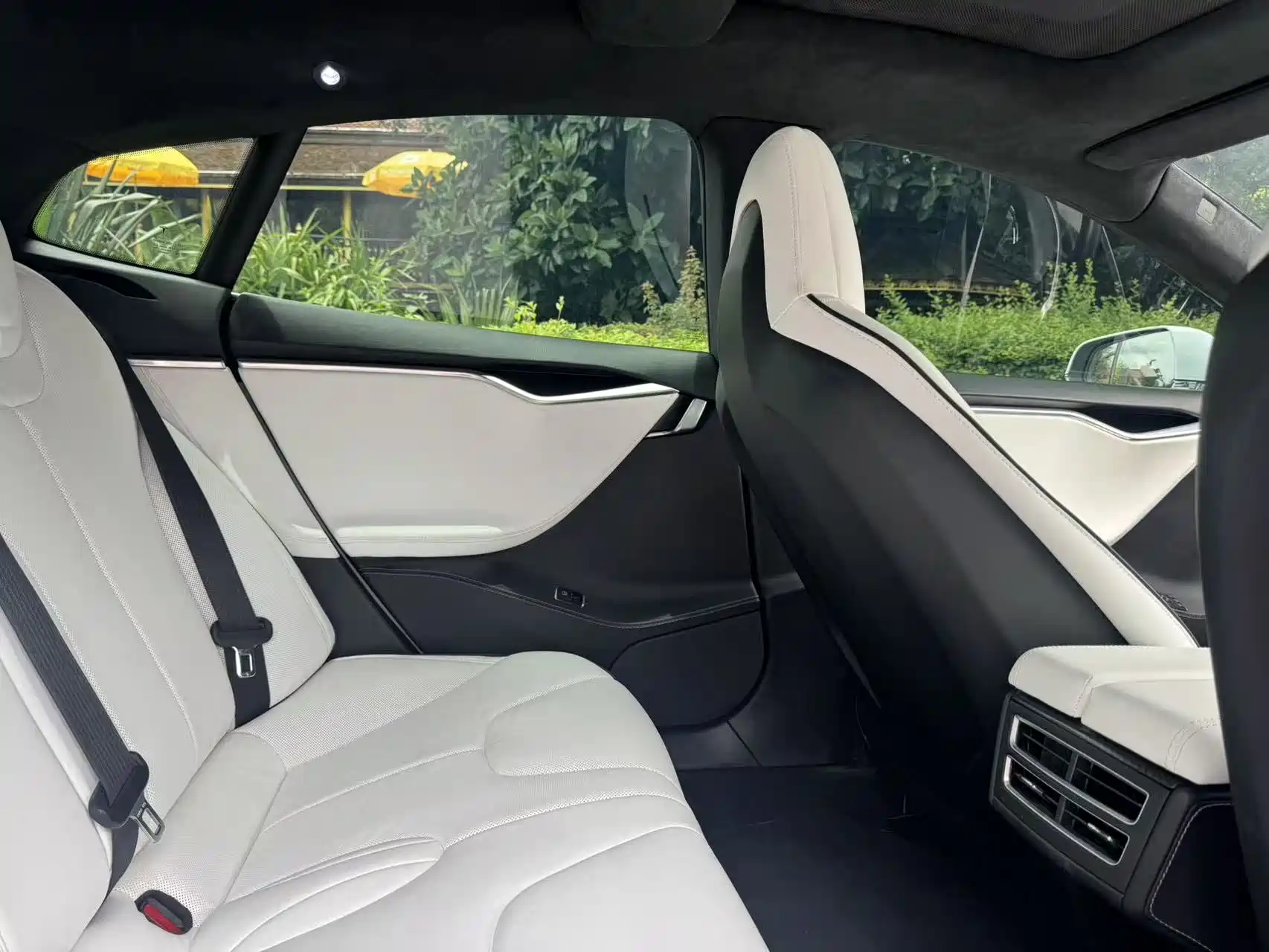 Photo 18 - Tesla Model S