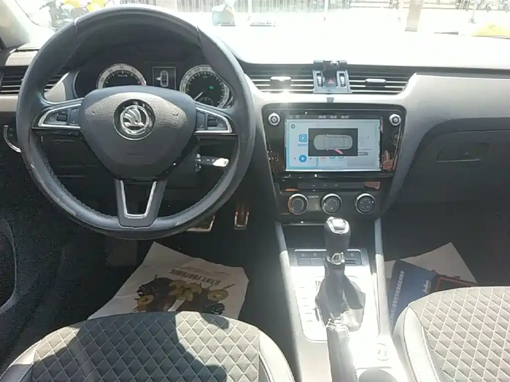 Škoda Octavia 2018 TSI230 DSG Luxury Edition фото 13