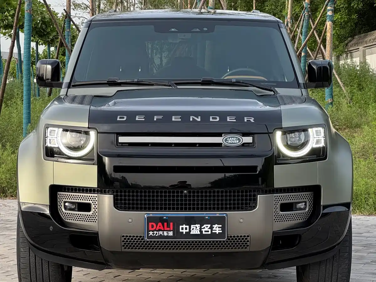 Land Rover Defender 2023 Facelift 110 3.0T P400 X-DYNAMIC HSE фото 2