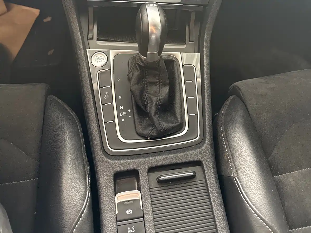 Volkswagen Golf 2018 230TSI Automatic Luxury фото 13