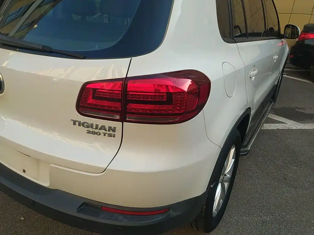 صورة 8 - Volkswagen Tiguan
