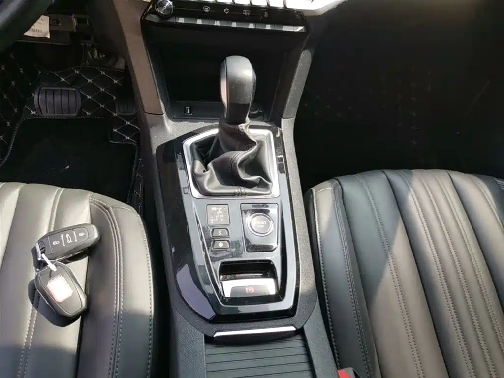 Peugeot 408 2022 1.6T Light Chaser Edition фото 14