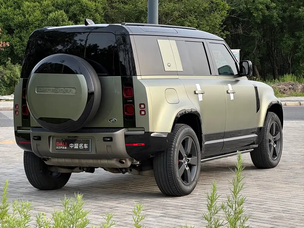 Land Rover Defender 2023 Facelift 110 3.0T P400 X-DYNAMIC HSE фото 4