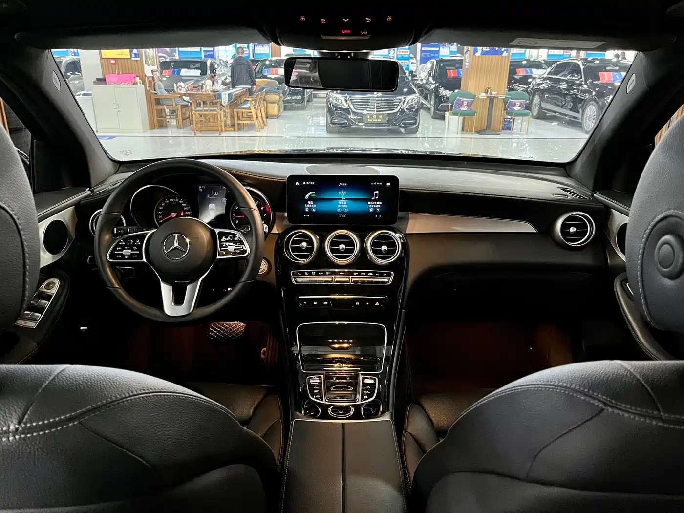 Mercedes-Benz GLC 2020 GLC 260 L 4MATIC Dynamic фото 13