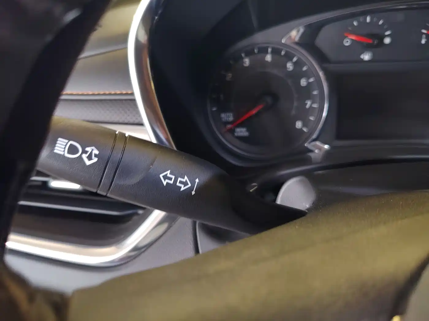 Chevrolet Equinox 2019 535T Auto Control Edition China V фото 18