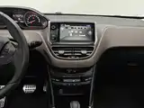 Photo 13 - Peugeot 2008