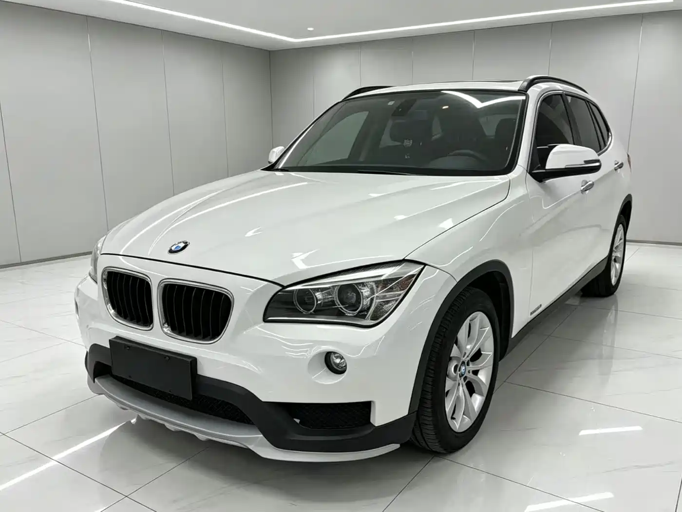 BMW X1 2014 sDrive18i Fashion Edition фото 6