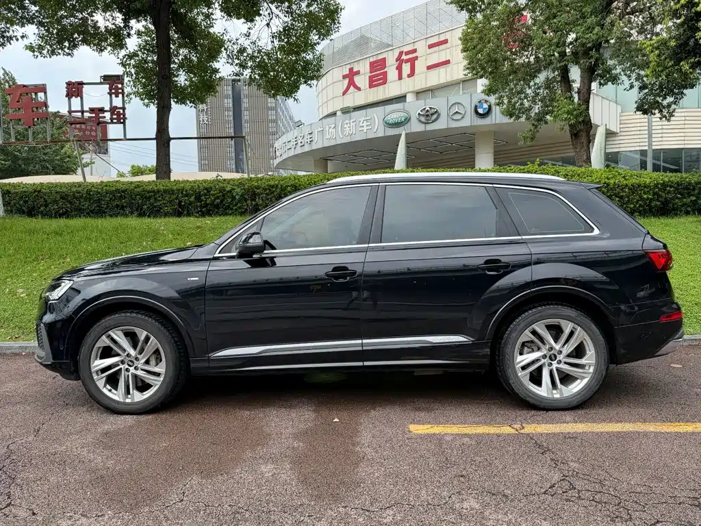 Фото 3 - Audi Q7