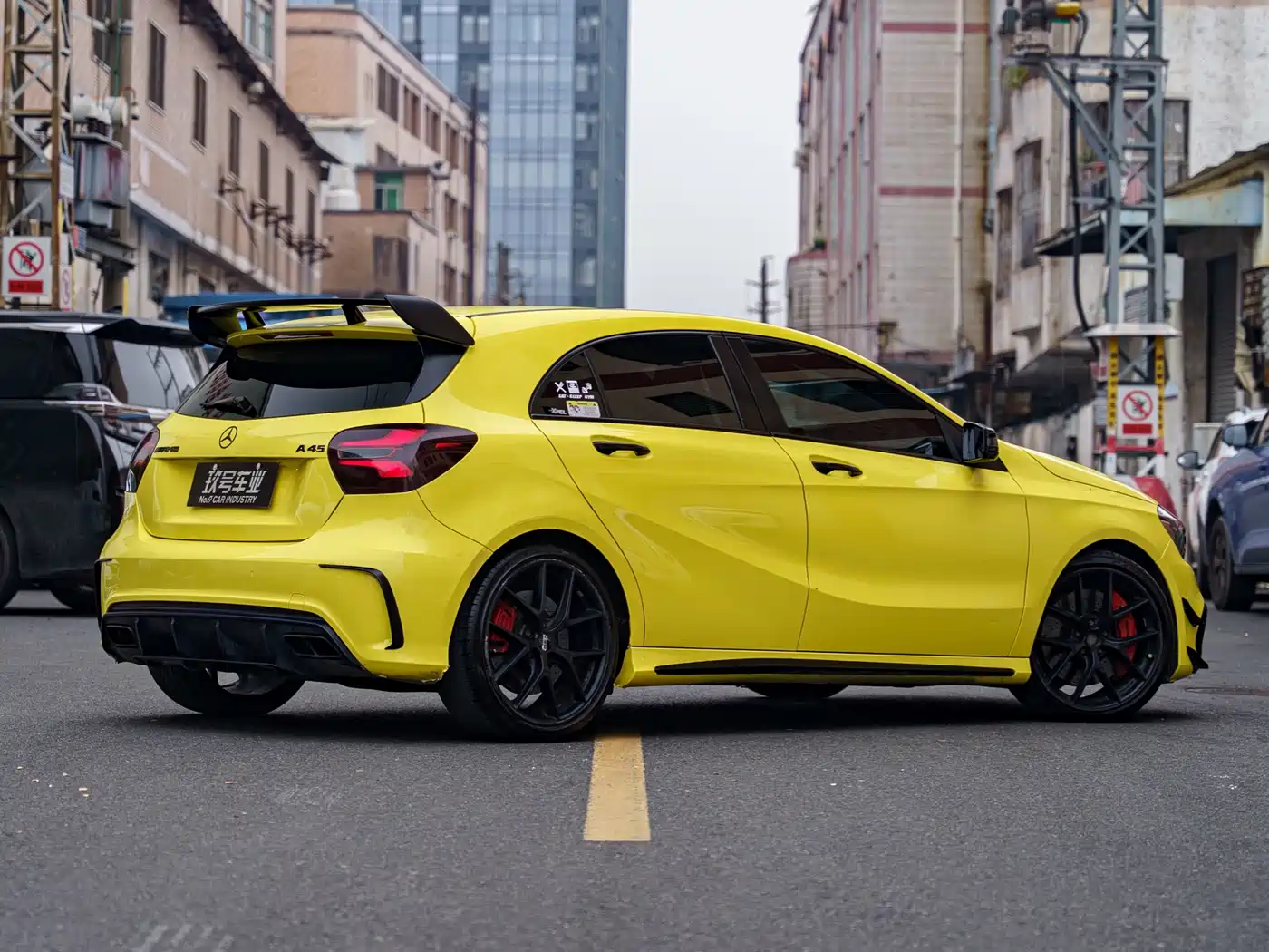 Mercedes-Benz A-Class AMG (Import) 2017 Facelift AMG A 45 4MATIC фото 3
