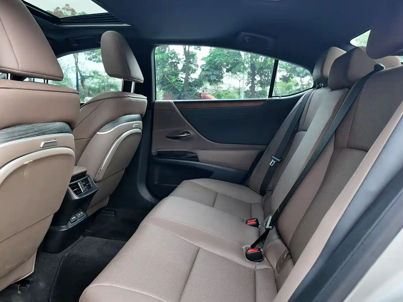 Lexus ES 2020 200 Luxury фото 7