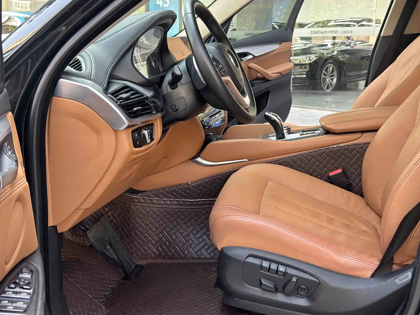 BMW X6 2015 xDrive35i Luxury Model фото 8