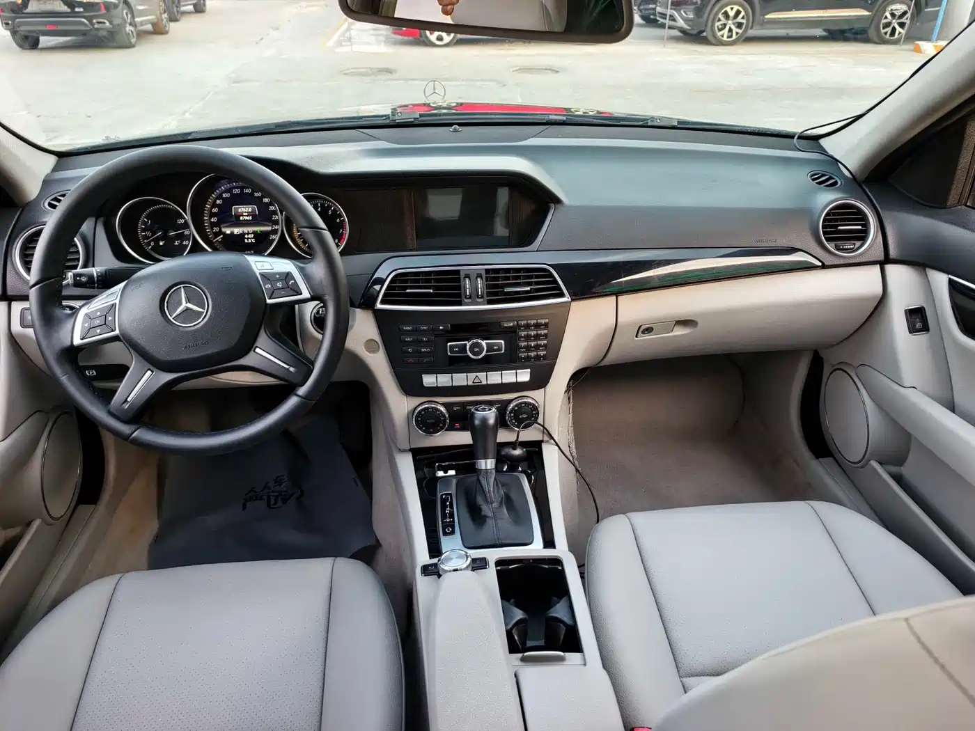 Mercedes-Benz C-Class 2013 Model C 180 CGI Classic фото 9