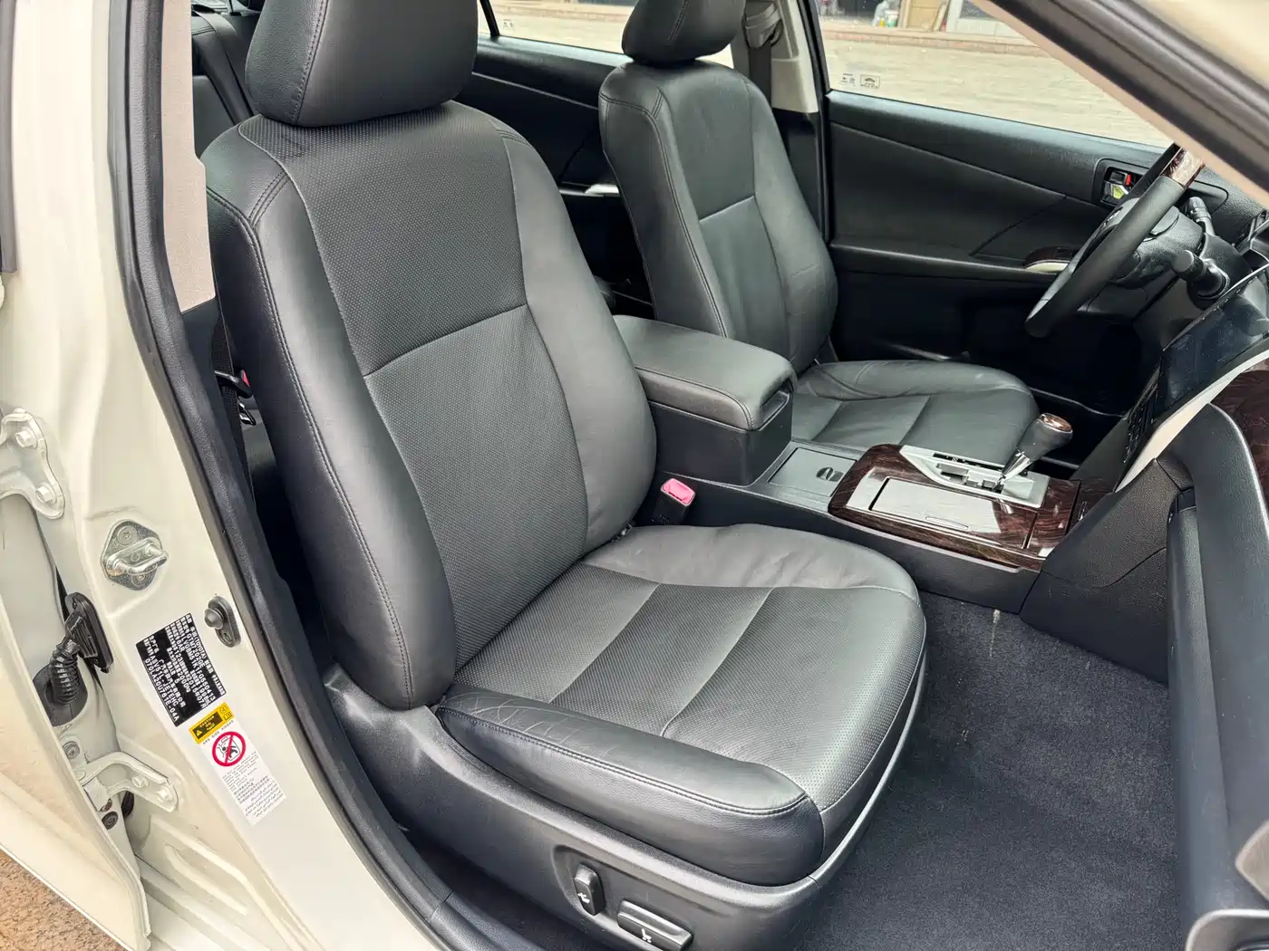 Toyota Camry 2015 2.0G Leading Edition фото 8