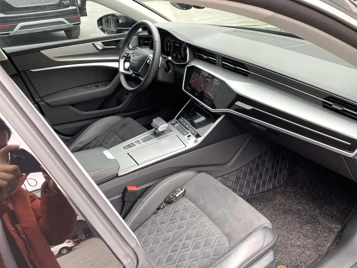 Audi A7L 2024 45TFSI quattro S-line Vision Edition Crystal Package фото 6