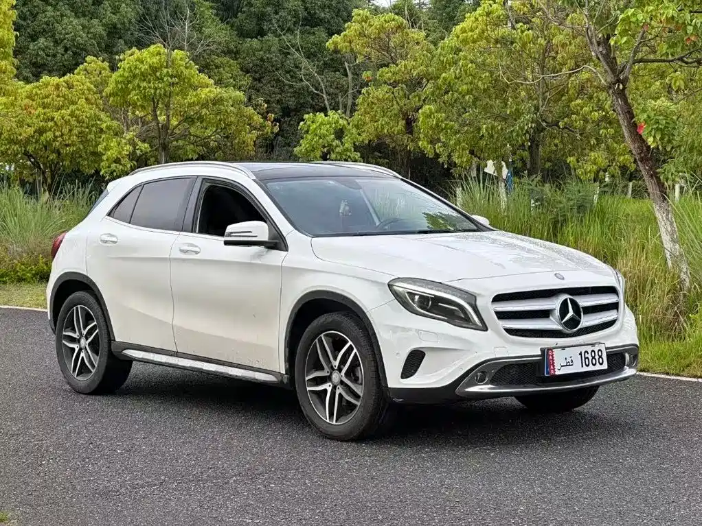 Mercedes-Benz GLA 2015 2015 GLA 200 Fashion