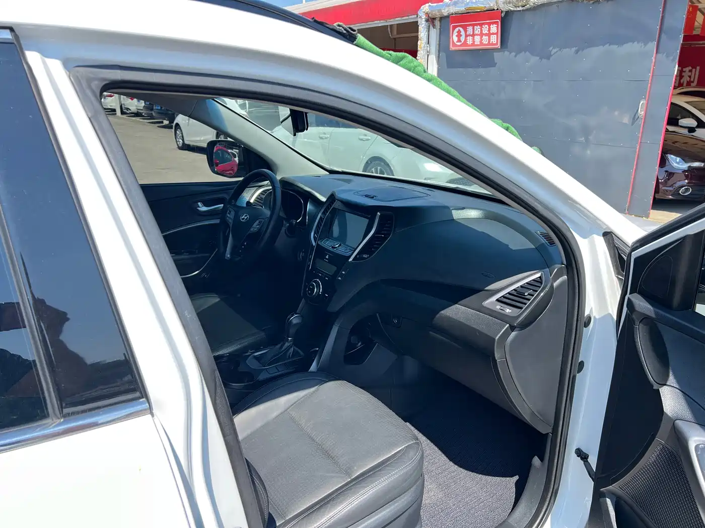 Hyundai Santa Fe 2013 Model 2.4L Automatic 2WD Smart фото 16