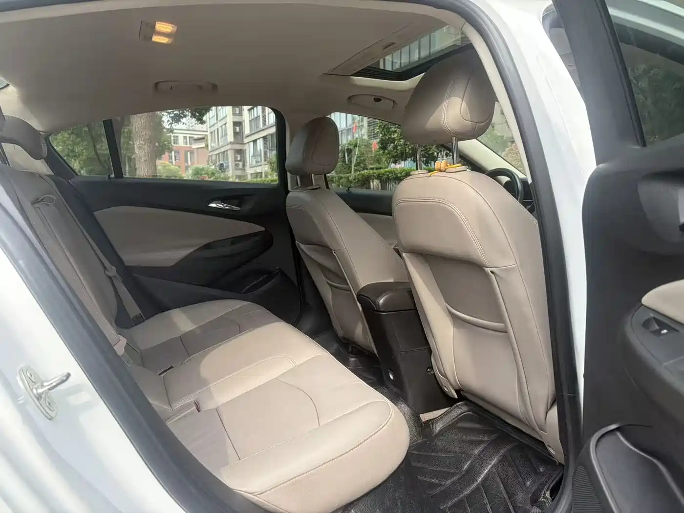 Chevrolet Cruze 2015 1.4T DCG Luxury Edition фото 10