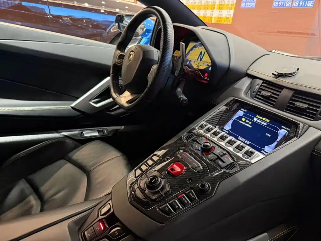 Lamborghini Aventador 2014 2011 LP 700-4