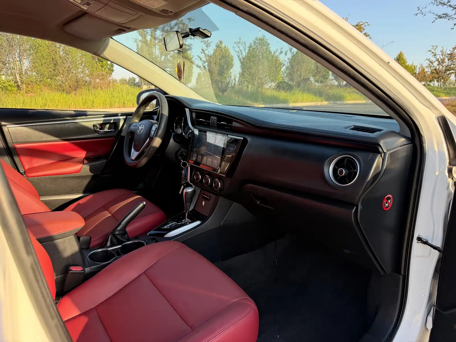 Photo 13 - Toyota Corolla