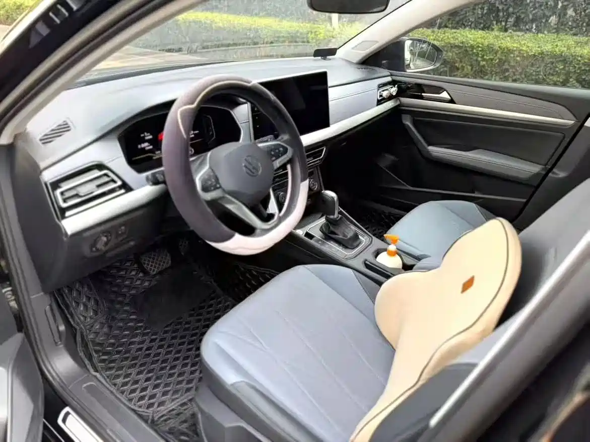 Volkswagen Lavida 2023 1.5L Auto Five Million Edition фото 5