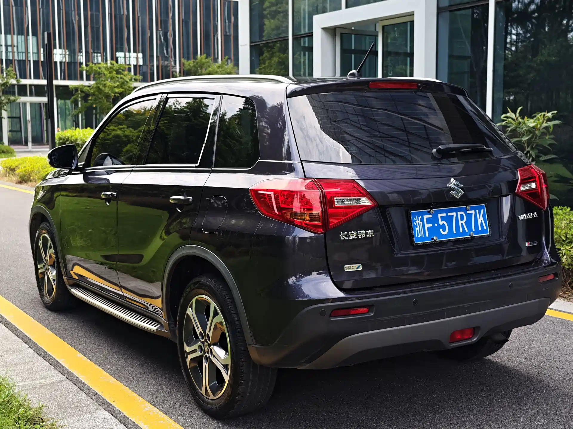 Фото 4 - Suzuki Vitara