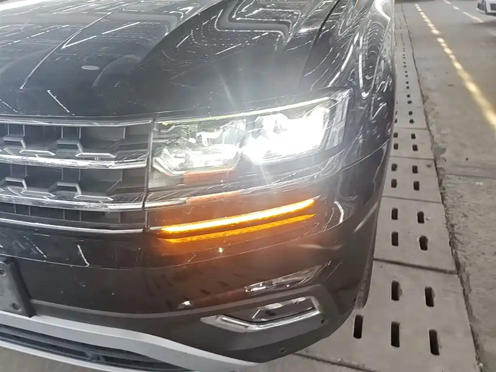 Volkswagen Teramont 2019 380TSI 4WD Luxury Edition China VI фото 24