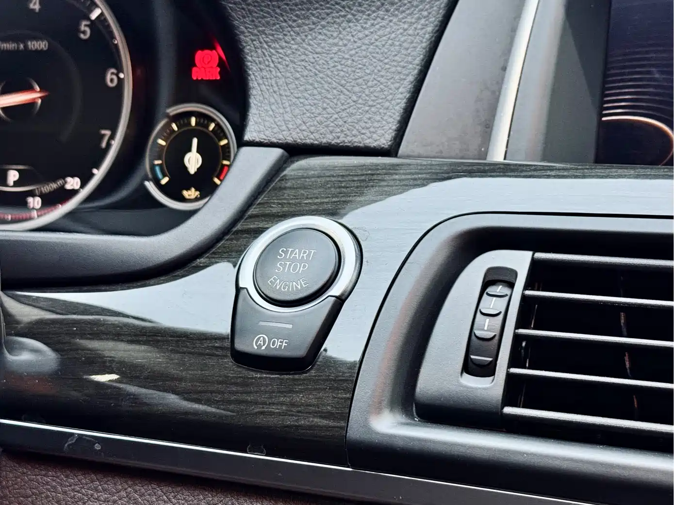 BMW 5 Series 2014 525Li Luxury Design Package фото 23