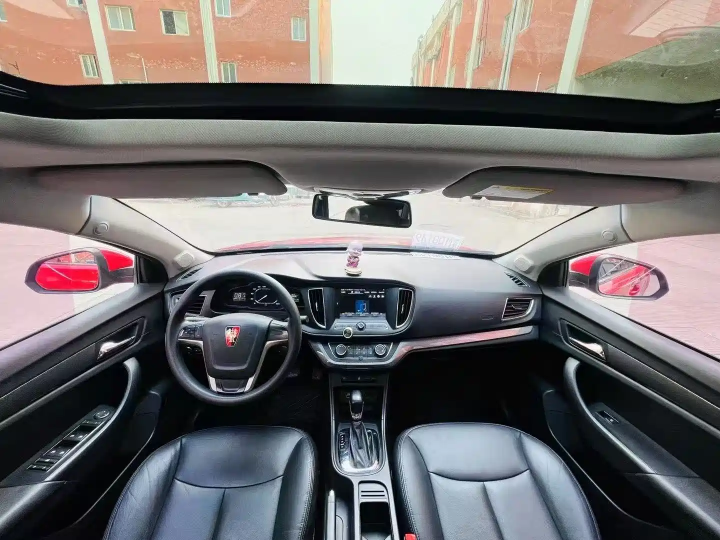 Фото 9 - Roewe 360