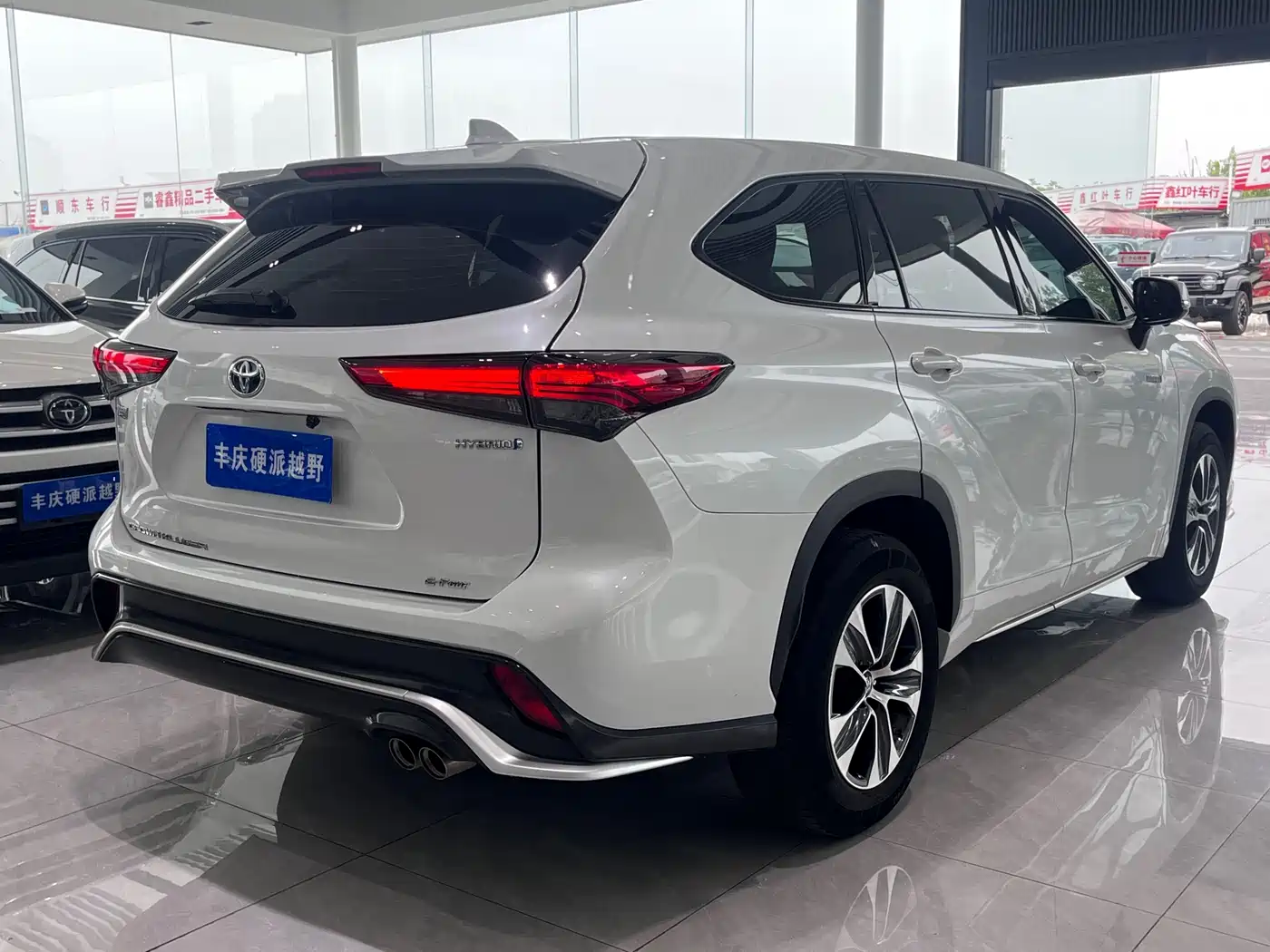 Toyota Crown Kluger 2021 2.5L HEV 4WD Elite фото 6
