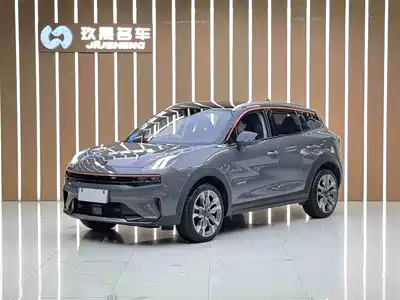 Lynk & Co 06