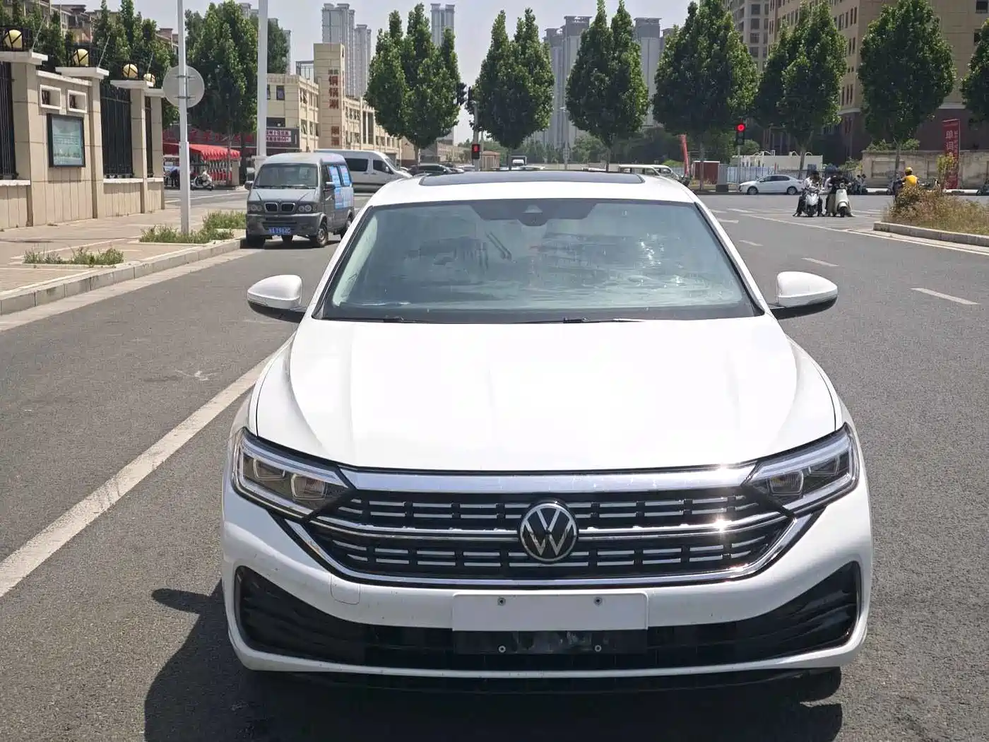 Volkswagen Sagitar 2023 Model Year 280TSI DSG Surpass Edition фото 2
